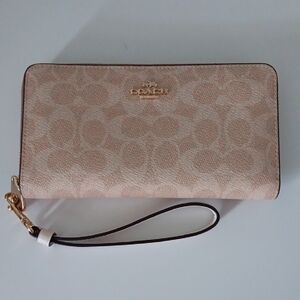***Sale*** Coach Beige Signature Wallet/ Wristlet